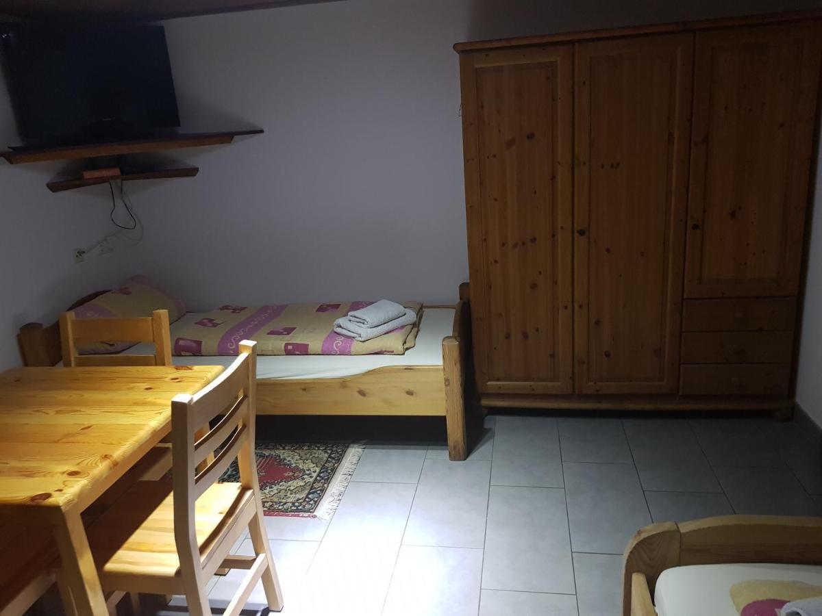 噶斯特豪斯特拉纳酒店 Wathlingen 外观 照片