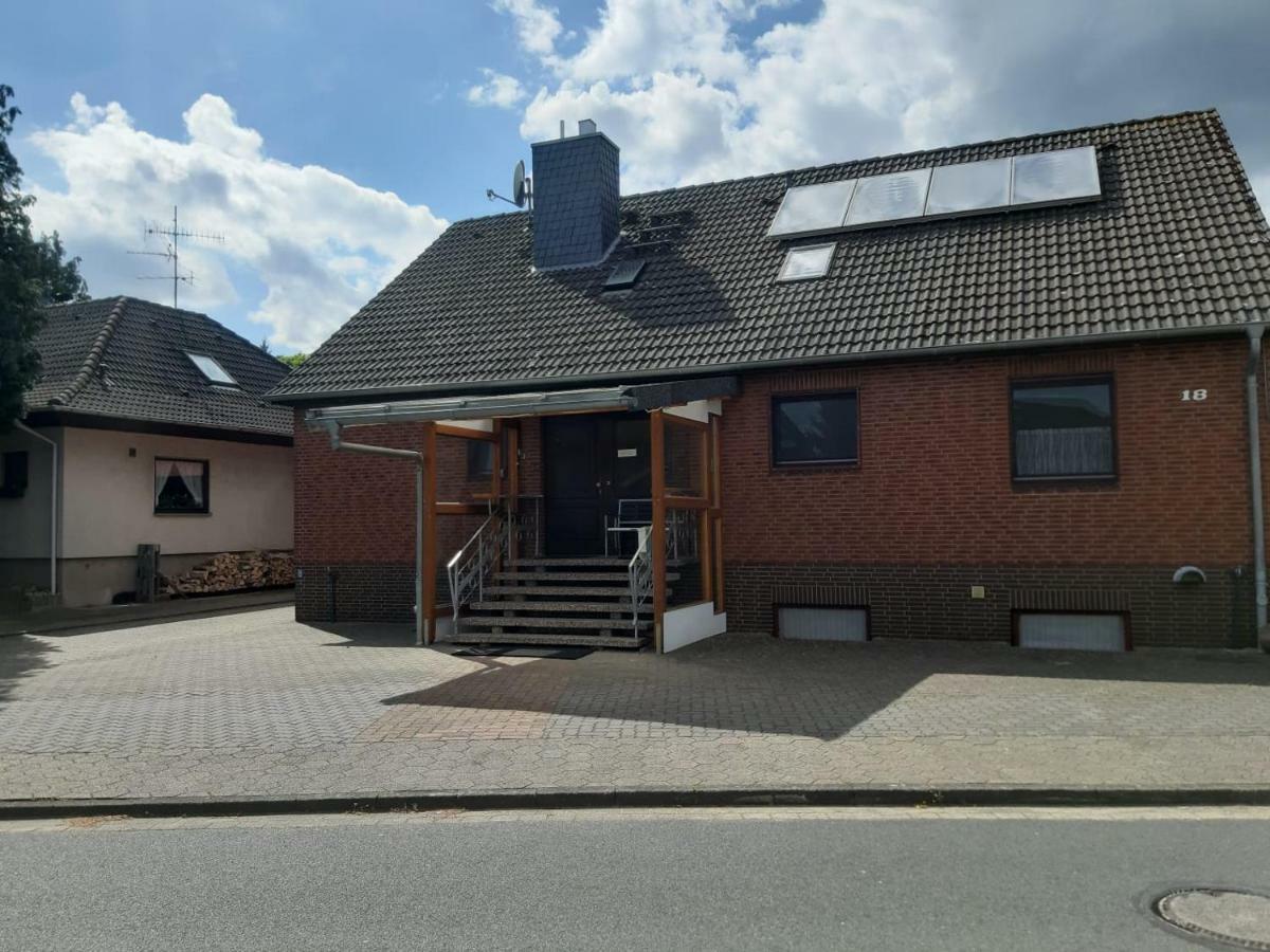 噶斯特豪斯特拉纳酒店 Wathlingen 外观 照片